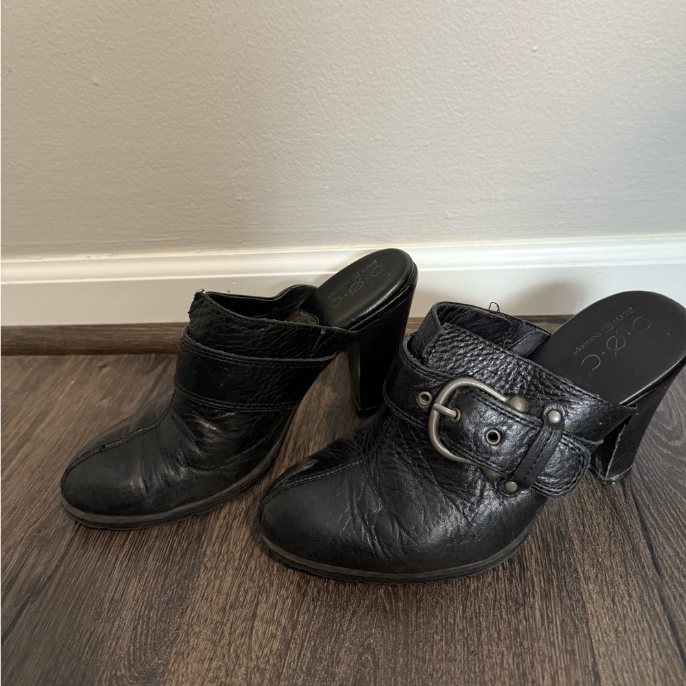 Elegant Black Leather Women's Mules